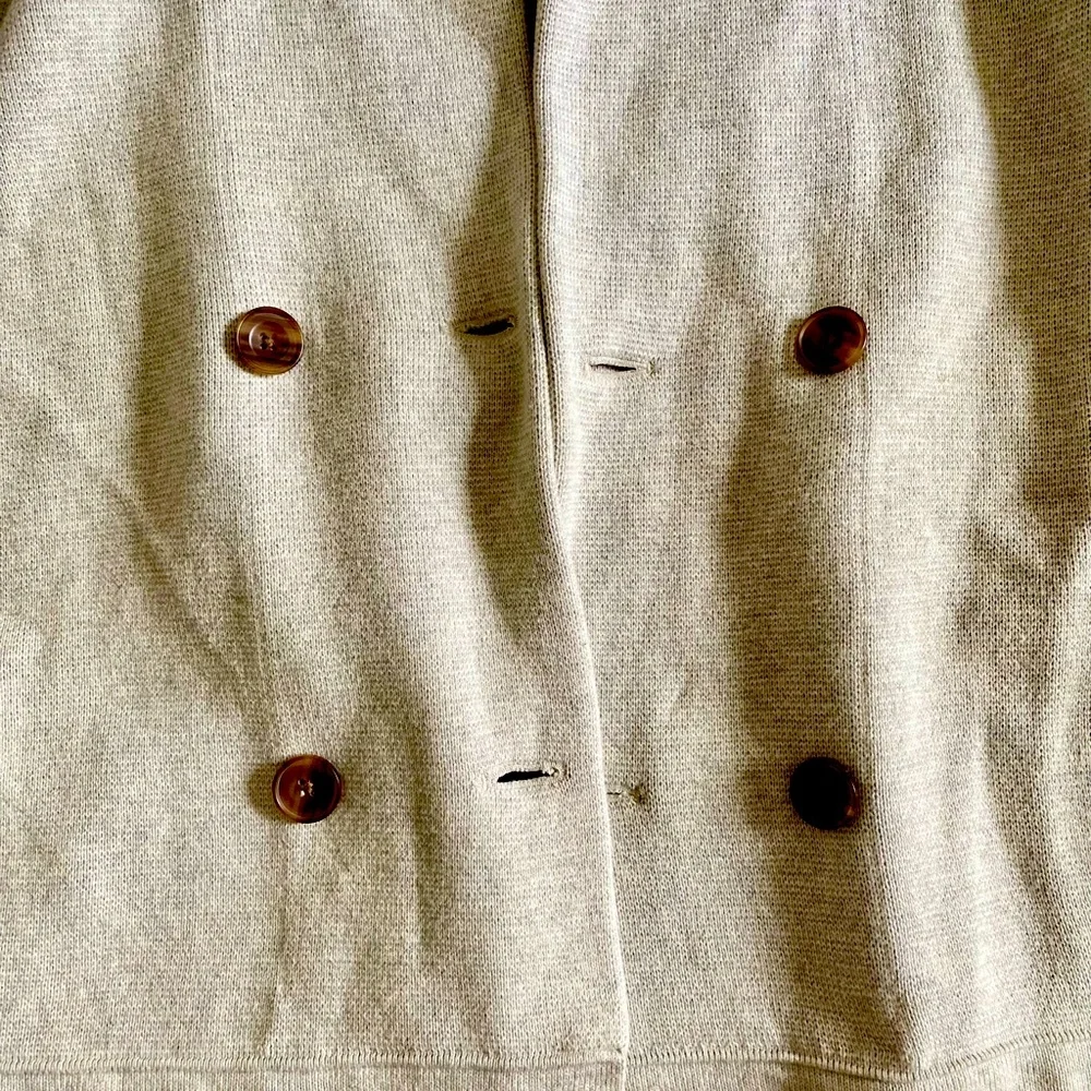 GAP light grey